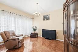 Family Home with Private Pool Near Disney