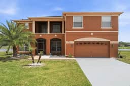 Family Home with Private Pool Near Disney