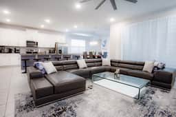 Mansion Style Solara House - 6 Bedrooms
