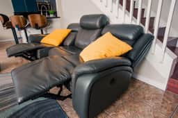 Cheerful 5 bed - 4 bath  Spacious Home