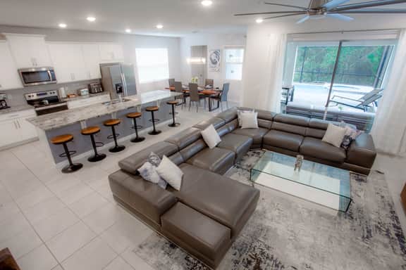 Mansion Style Solara House - 6 Bedrooms