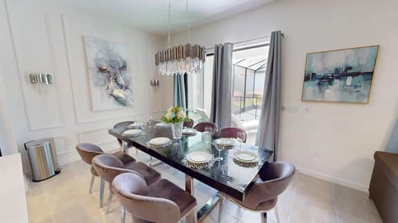 Spacious and Luxury 8 Bedrooms - Near Sea World